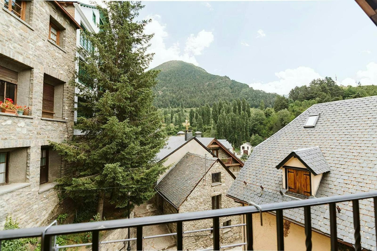 Apartamento CASA BEGOÑA - Wifi, sencillo y acogedor Sallent de Gállego Exterior foto