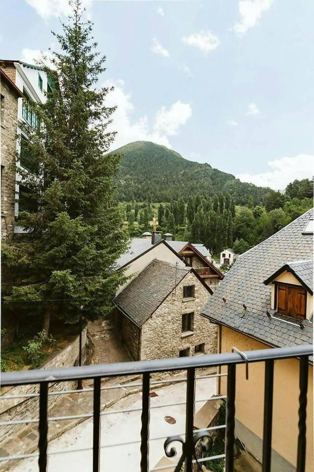 Apartamento CASA BEGOÑA - Wifi, sencillo y acogedor Sallent de Gállego Exterior foto